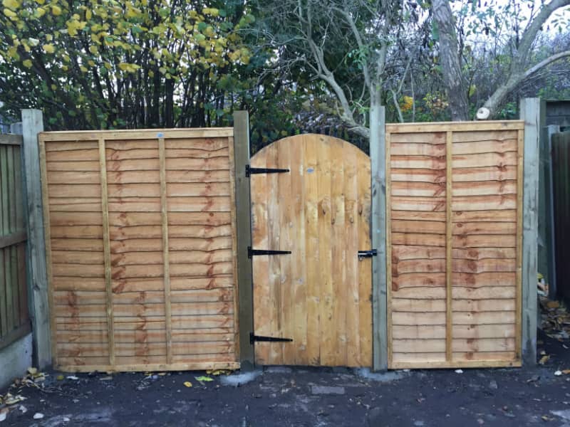 Fence and garden gate repair in Acton